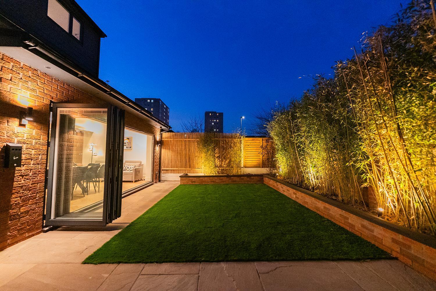 Luxury 8 Bed Home Manchester, Manchester